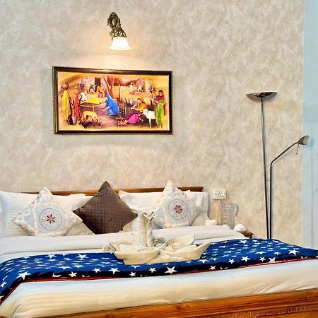 Family Suit Kasauli Exterior foto