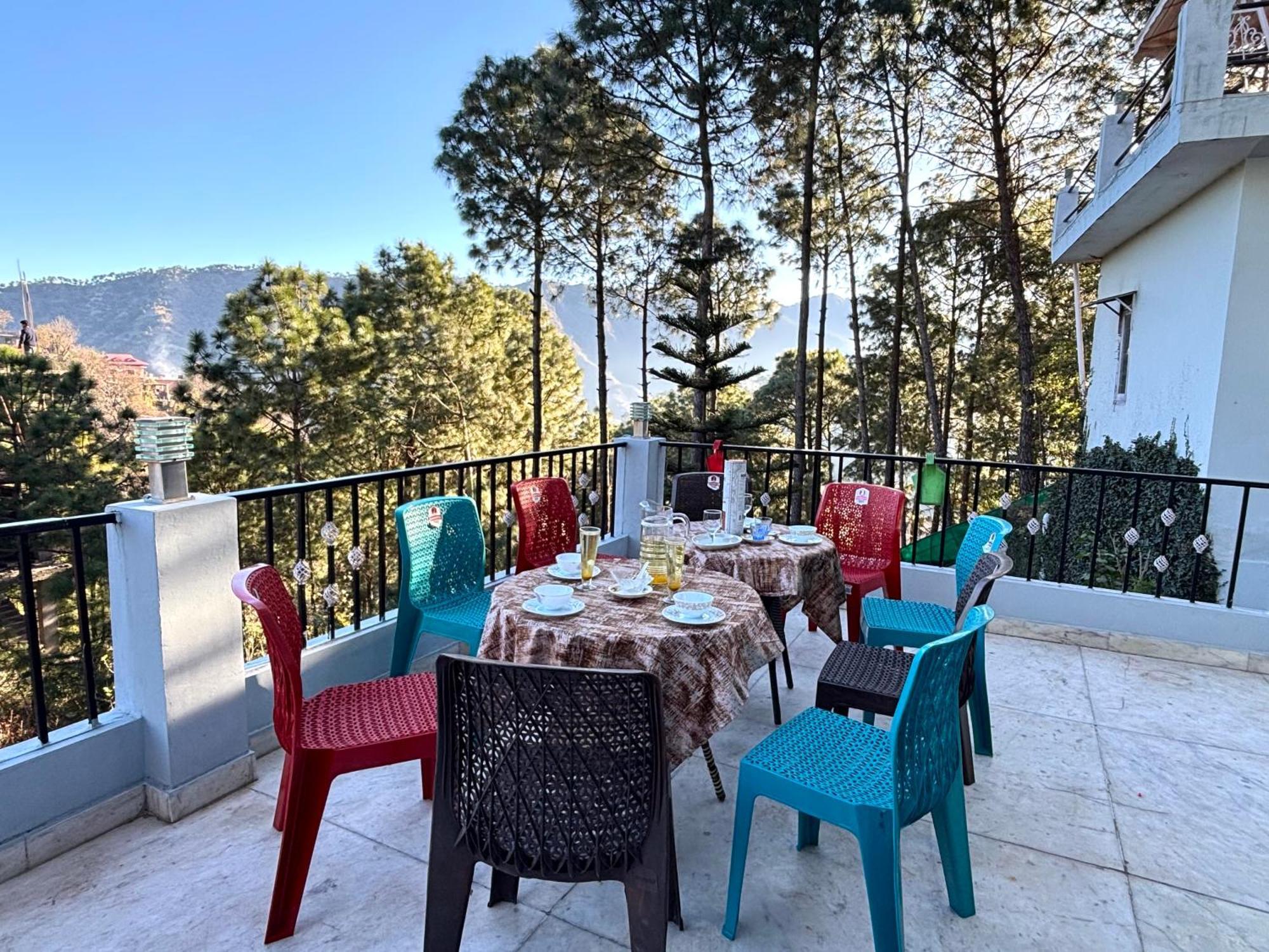 Family Suit Kasauli Exterior foto